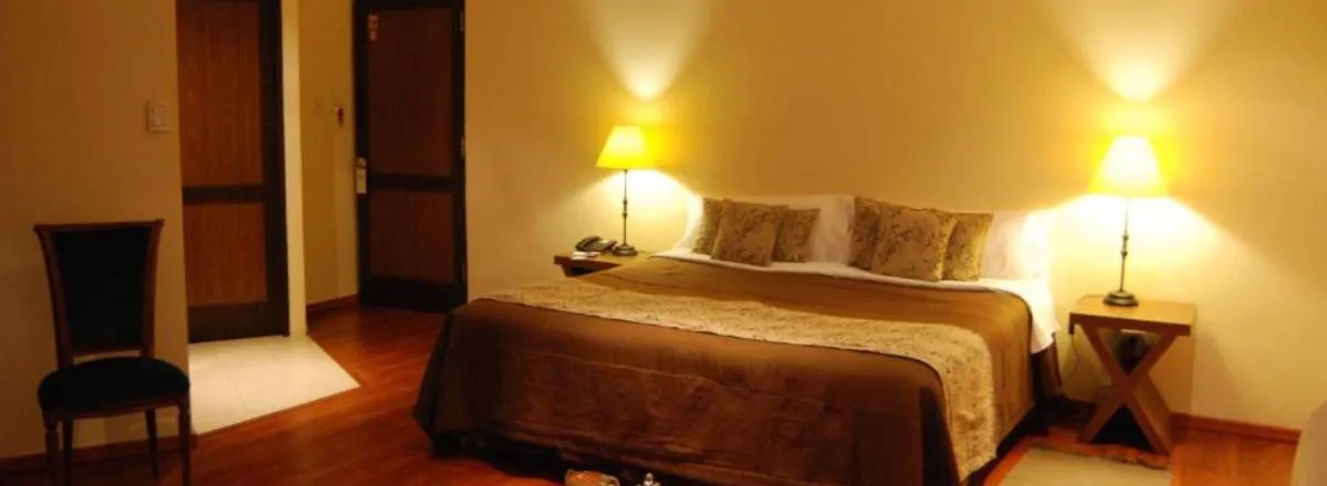 4-star Hotels Suter Petit Hotel