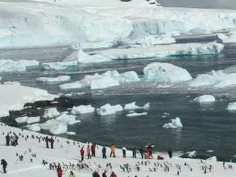 Antarctica Travels Navegación hacia la Antartida  en  Antártida