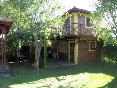 Enri Mau Cabañas  en  Carpintería