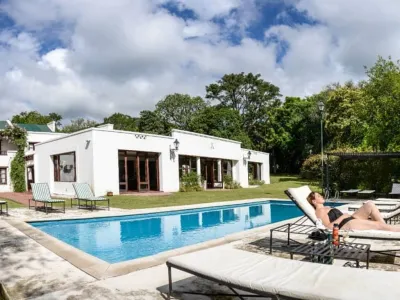 Hotel Las Moras
