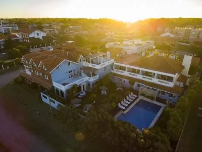 Hotel & Apart Ivamar Apart Hotels  in  Ostende