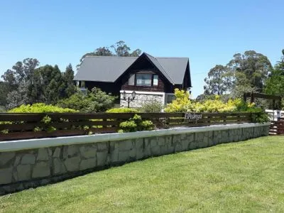 El Pedregal Sierra de los Padres Cabins  in  Sierra de los Padres