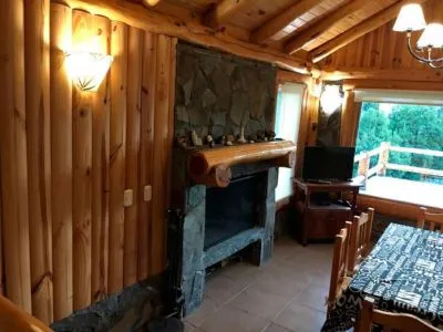 Alojamiento en Lago Meliquina (a 30 Km. de San Martín de los Andes) Cabañas Melihue