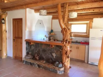 Alojamiento en Lago Meliquina (a 30 Km. de San Martín de los Andes) Cabañas Melihue