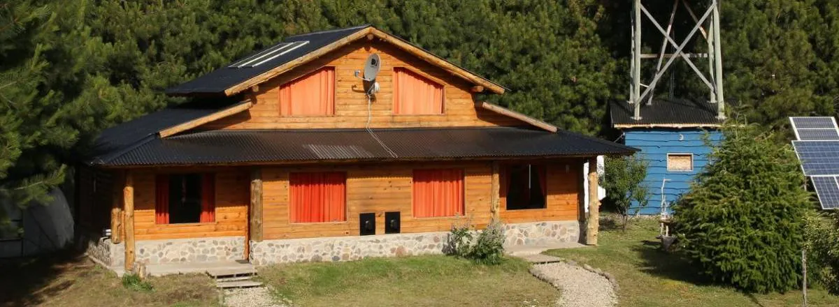 Accommodation in Lago Meliquina (30 Km. from San Martín de los Andes) Las Cuatro Lunas