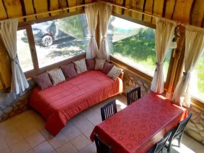 Alojamiento en Lago Meliquina (a 30 Km. de San Martín de los Andes) El Faldeo