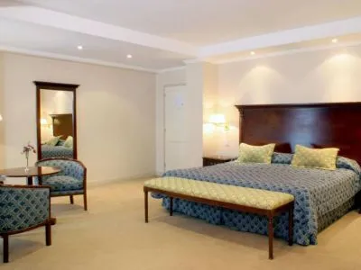 Hoteles 4 estrellas Provincial Plaza