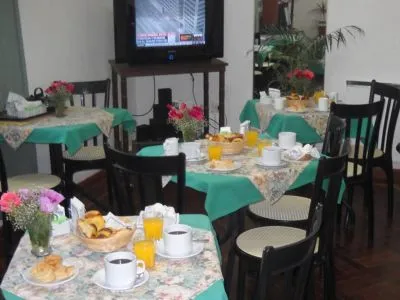 Hostales El Hogar Casa de Huéspedes