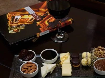 Meson de la Plaza - Hotel  Alejandro I Restaurantes  en  Salta