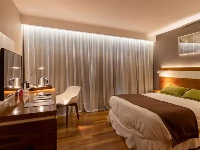 4-star Hotels Yrigoyen 111