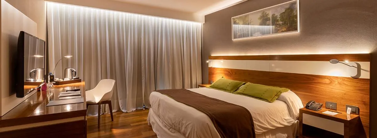 4-star Hotels Yrigoyen 111