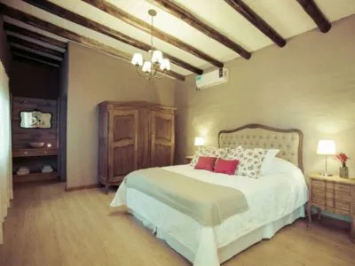 Hostelries La Caballeriza