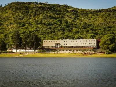 Carrillo Amérian Hoteles 4 estrellas  en  Santa Rosa de Calamuchita