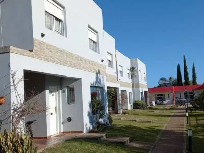 Apart Hoteles 2 estrellas Irundy