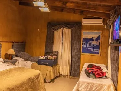 Hostelries Del Prado