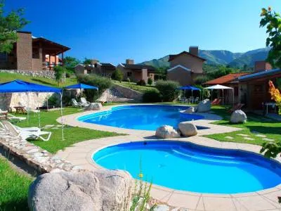 Cabañas Vista Bella Resort  Cabañas  en  La Falda