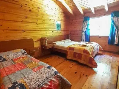 Albergues/Hostels Sasha Motel Familiar