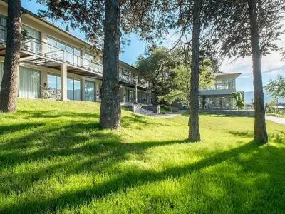 3-star Hotels Calina Hotel