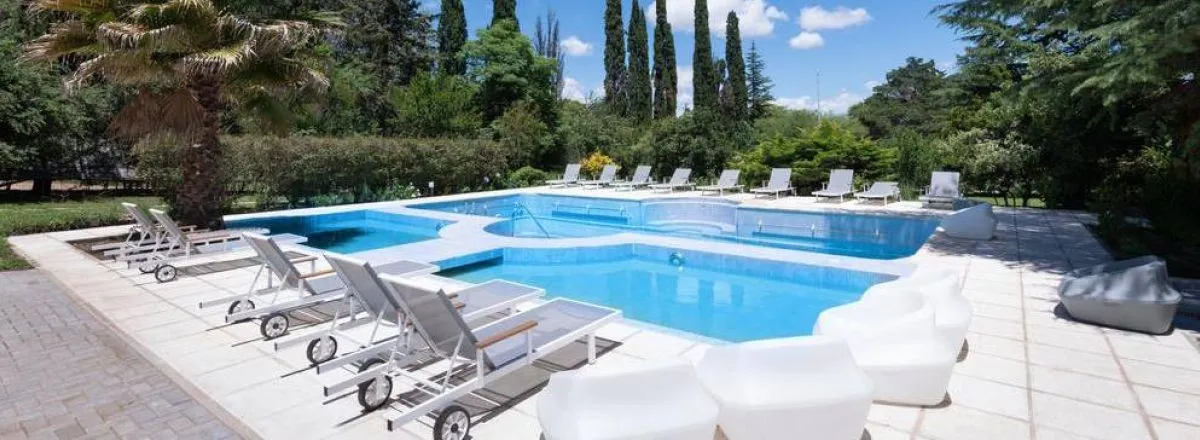 3-star Hotels Calina Hotel