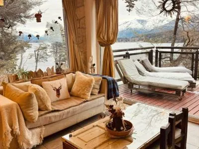 Albanta Casa con costa de Lago en Bariloche Alquileres de propiedades turísticas  en  Bariloche