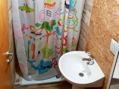 Albergues/Hostels Moving Hostel Travel Bar