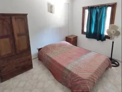 Albergues/Hostels La Linda Vecindad