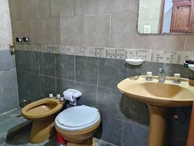 Albergues/Hostels La Linda Vecindad