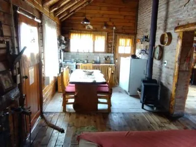 Alojamiento en Lago Meliquina (a 30 Km. de San Martín de los Andes) Cabañas Peumahue