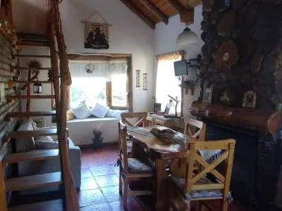 Alojamiento en Lago Meliquina (a 30 Km. de San Martín de los Andes) Cabañas Peumahue
