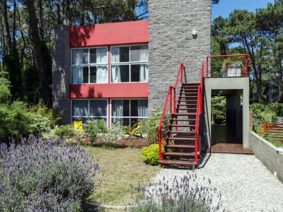 Bermellón Suites Apart Hoteles  en  Mar Azul