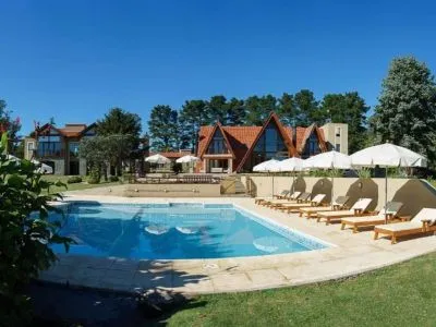 Mell Mell en La Sierra 4-star Cabins  in  Tandil