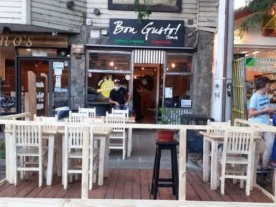 Bon Gusto Pizza Shops  in  San Martín de los Andes