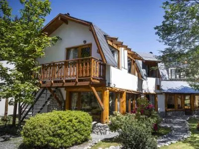 Maite Cabañas 2-star Cabins  in  Villa La Angostura