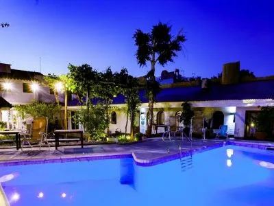 Hoteles 4 estrellas Posada de Rosas