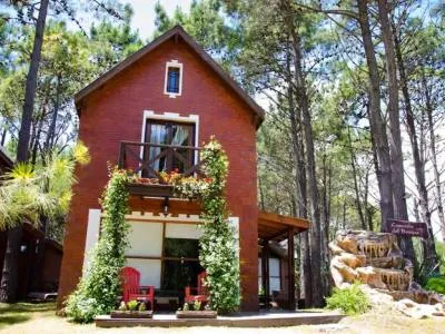 Cascada del Bosque Cabañas  en  Mar de las Pampas