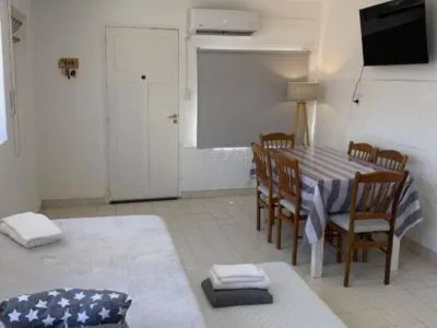 Departamentos de alquiler temporario Depto Gales (a 50 metros del mar)