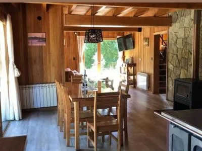 Alojamiento en Lago Meliquina (a 30 Km. de San Martín de los Andes) La Casita del Lago Rio