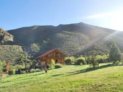La Araucaria - Cabaña Andina Cabañas 1 estrella  en  Potrerillos