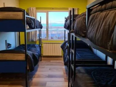 Albergues/Hostels Titan Hostel