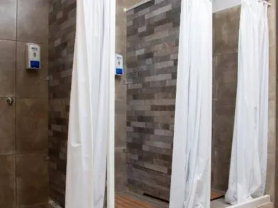 Albergues/Hostels Titan Hostel