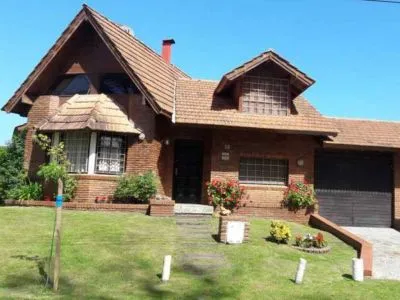 Chalet con Parque Departamentos  en  Pinamar