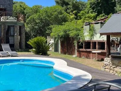 Cabañas Los Cuatro Vientos Cabañas  en  Las Gaviotas