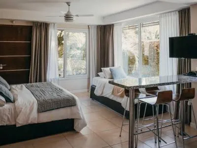 Apart Hoteles Aqualina Suites