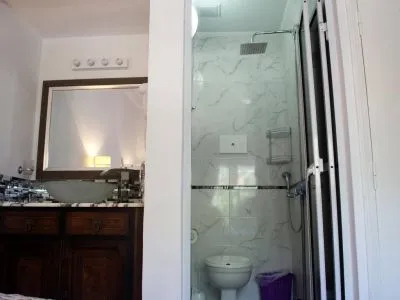 Hostelries Hostería Robert