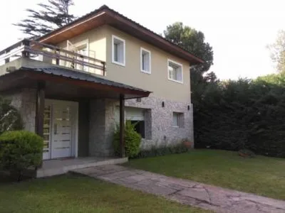 Chalet con Piscina Apartments  in  Villa Gesell