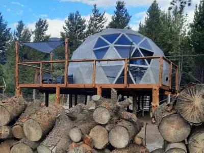 Alojamiento en Lago Meliquina (a 30 Km. de San Martín de los Andes) Domos Meliquina