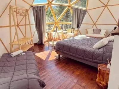 Alojamiento en Lago Meliquina (a 30 Km. de San Martín de los Andes) Domos Meliquina