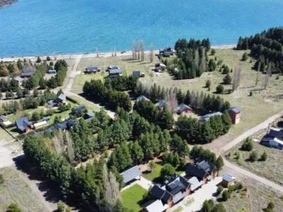 Alojamiento en Lago Meliquina (a 30 Km. de San Martín de los Andes) Cabañas El Montañes