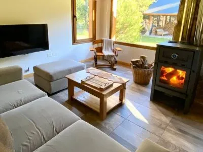 Alojamiento en Lago Meliquina (a 30 Km. de San Martín de los Andes) Cabañas El Montañes