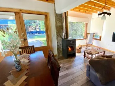 Alojamiento en Lago Meliquina (a 30 Km. de San Martín de los Andes) Cabañas El Montañes